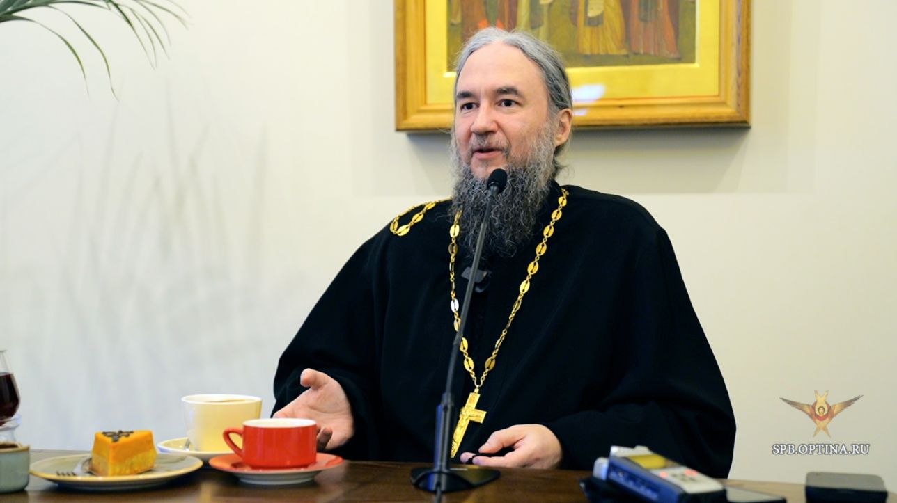 14 декабря 2025 года на Успенском подворье Оптиной пустыни прошла духовная беседа с иеромонахом Даниилом (Михалевым)