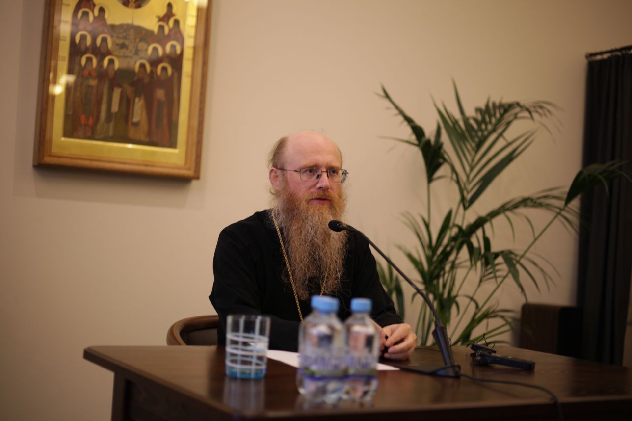 На Успенском подворье Оптиной пустыни состоялась духовная беседа с епископом Можайским Иосифом