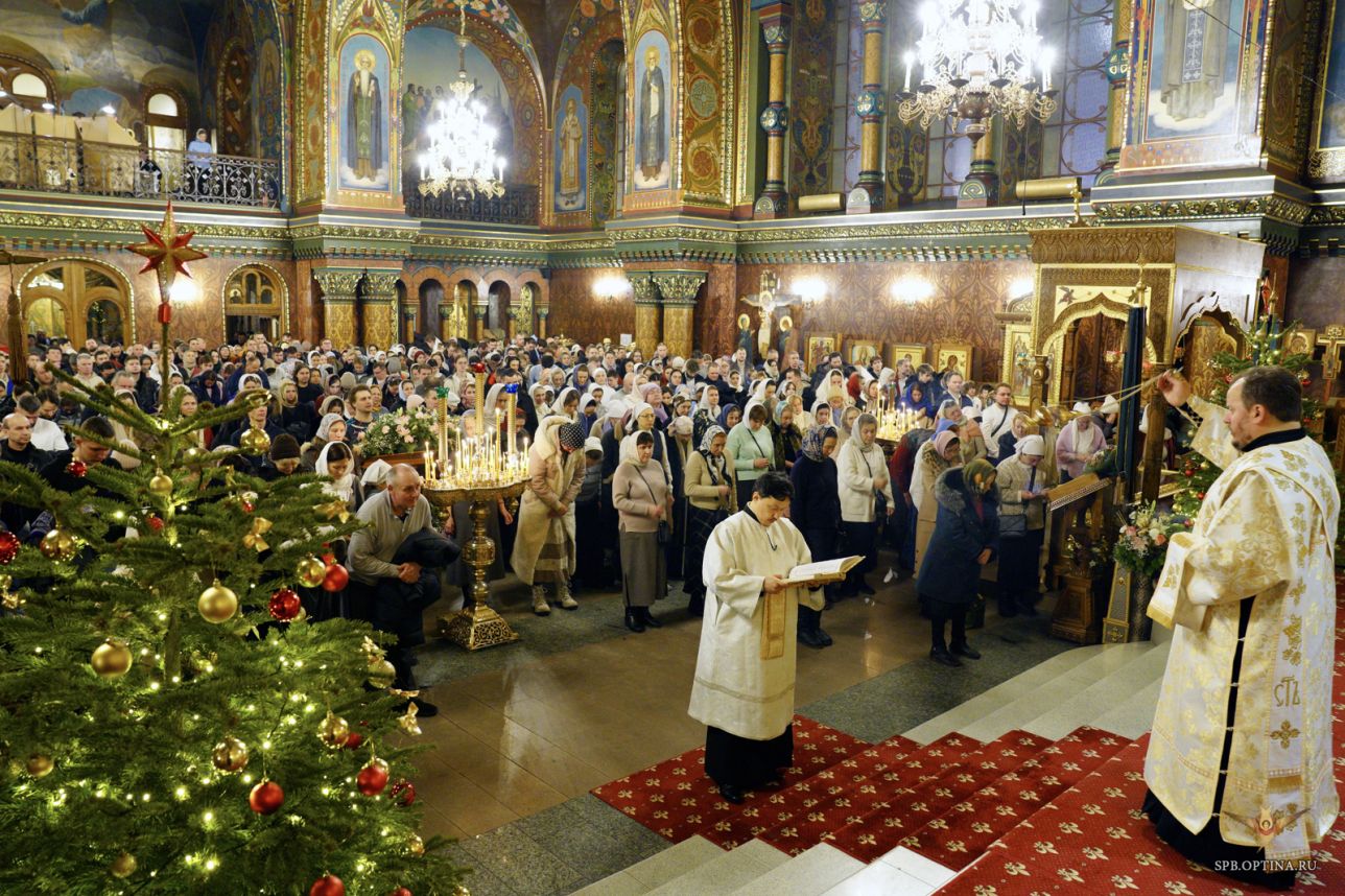 На Успенском подворье состоялись богослужения праздника Рождества Христова